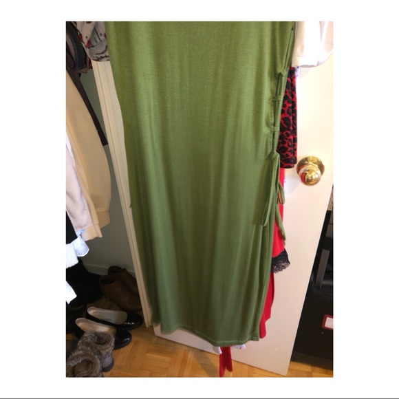 GREEN DRESS - Picture 4 of 5